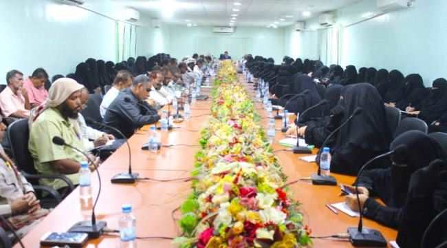 الوكيلُ عبدون يناقش مع الإداراتِ التربويةِ الاستعداداتِ لاختباراتِ الفصل الدراسي الثاني بحضرموت  