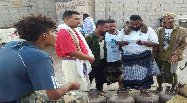 الأستاذ الصولبة يطلع على آلية توزيع إسطوانات الغاز المنزلي بالمناطق المهمشة بمديرية الشيخ عثمان