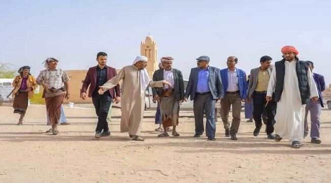 بتكليف من ابن الوزير..وكيل شبوة"فهد طالب"وعدداً من مدراء المكاتب التنفيذية يتفقدون احتياجات مديرية دهر