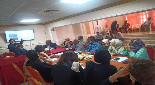 مديرة مركز المرأة للبحوث تلتقي بالوفد الإعلامي الدولي