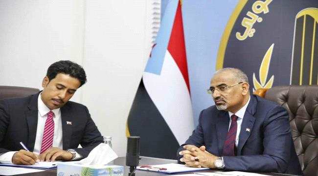 الزبيدي يستعرض مع القائم باعمال السفارة الروسية العلاقة بين الجنوب وموسكو وسبل تطويرها وتعزيزها