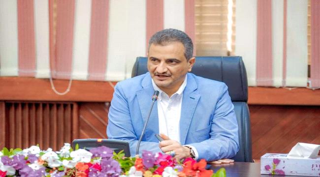 لملس ومواجهة حرب الخدمات وحيداً