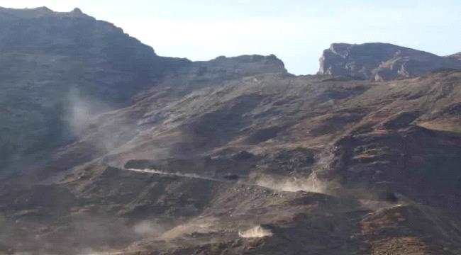 رصد هروب حوثي باتجاه البيضاء وطيران التحالف يحلق فوق مكيراس