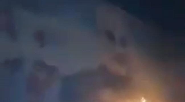 المشهد يتكرر.. إضرام النار في صورة سليماني وسط إيران