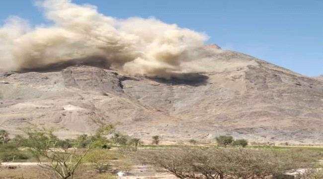 عاجل..الحوثيون يفجرون عقبة القنذع الرابطة بين بيحان والبيضاء