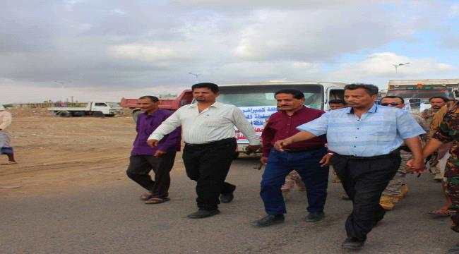 وصول قافلة أبين التموينية إلى محافظة شبوة 