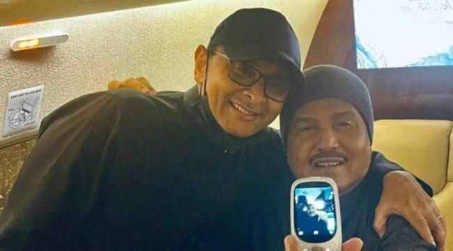 هاتفه شغل محبيه.. مقرب من محمد عبده يكشف سره