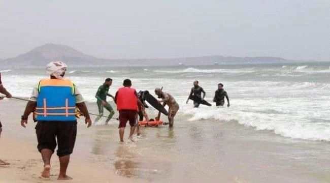 خفر السواحل بحضرموت تنقذ شخصين من الغرق