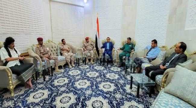 عاجل : اللجنة العسكرية في شبوة توقف لعكب الشريف ووجدي باعوم عن العمل