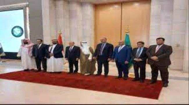 المجلس الرئاسي يدفع 90 مليار ريال لجماعة الحوثي