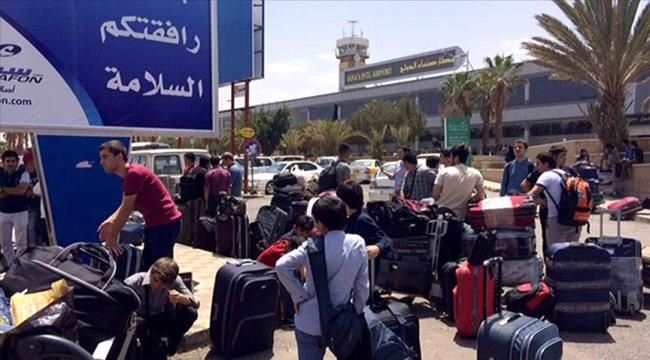 صحفي يروي معاناة المسافرين عبر مطار صنعاء