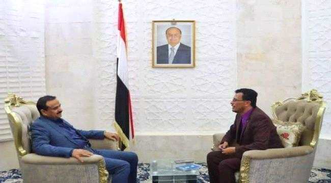 محافظ شبوة "العولقي" يكشف موقفه من الانفصال والوحدة