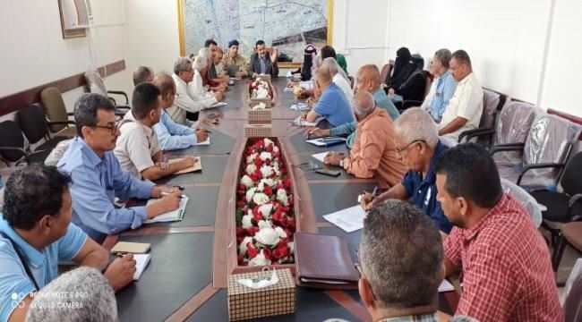 تنفيذي المنصورة يناقش تقارير أداء عدد من المكاتب التنفيذية