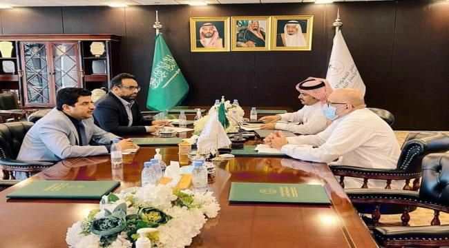 العولقي يتسلح بأرامكو والقرار "30" لطرد هوامير النفط
