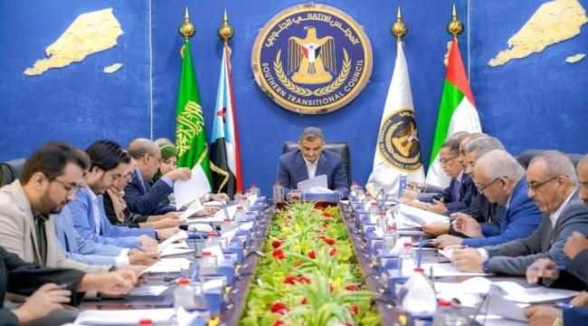 "المجلس الانتقالي" يتهم أطرافا حكومية بافتعال أزمات في الجنوب