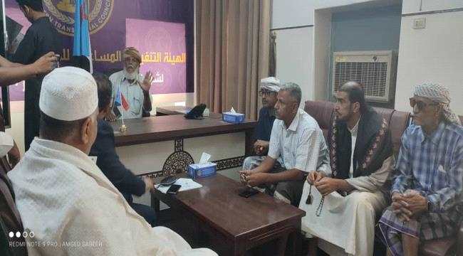 إجراء مراسيم الاستلام والتسليم بين الرئيسين الخلف والسلف لرئاسة الهيئة التنفيذية المساعدة للمجلس الانتقالي لشؤون مديريات وادي وصحراء حضرموت