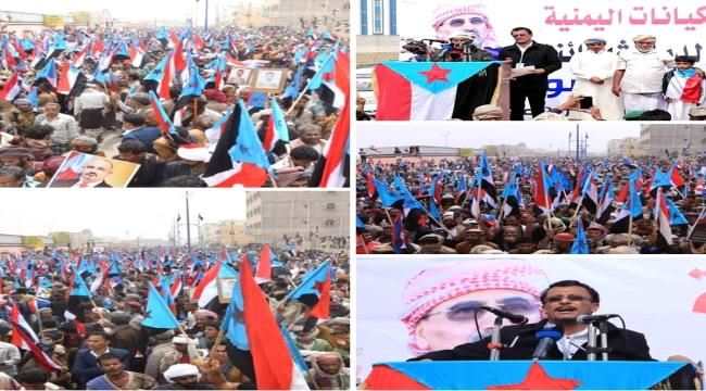في حشد جماهيري كبير... شبوة ترفض إعادة المكونات اليمنية وتؤكد دعمها ومساندتها للمحافظ ابن الوزير 