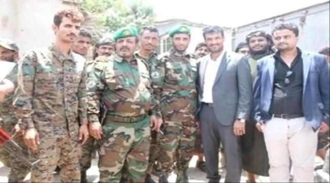 قيادة الحزام الأمني تقدم لافرادها المرابطين في المنافذ الرئيسية للعاصمة عدن التهاني بمناسبة العيد