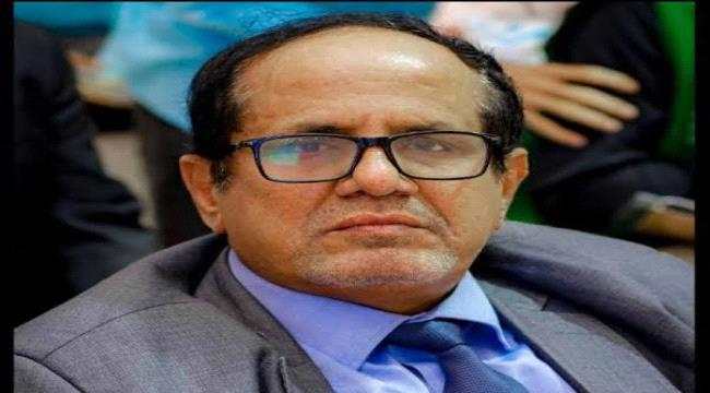 مدير عام مطار عدن الدولي يعزي الكابتن صالح سليم بن نهيد بوفاة شقيقه