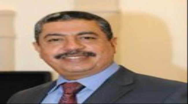 كاتب جنوبي : عودة بحاح الى المشهد السياسي ستعزز من نجاح المجلس الرئاسي في المرحلة الانتقالية