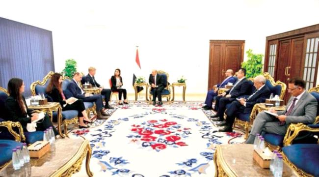 الشرق الاوسط : جهود غروندبرغ تجتاز عقبة وثائق السفر الحوثية من مطار صنعاء