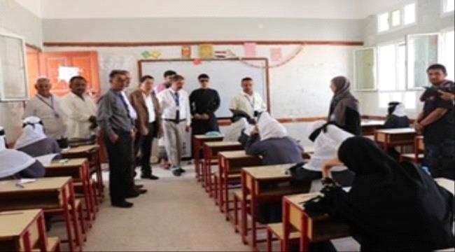محافظ المهرة يدشن الاختبارات النهائية للثانوية العامة ويوجه بتوفير الأجواء المناسبة للطلاب والطالبات 