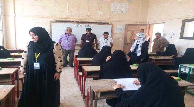 بمعية نائب مدير التربية بالمهرة..فريق الاشراف الوزاري لاختبارات الثانوية العامة يزور المراكز الاختبارية في اربع مديريات
