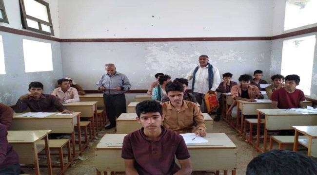 مدير تربية لودر يتفقد المركزين الإختبارين بثانويتي الحضن وأماجل