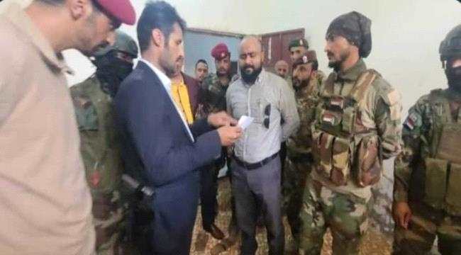 وكيل نيابة الأمن والبحث يتفقد ادارة الشوؤن القانونية لحزام عدن