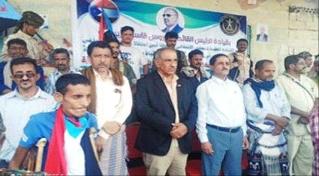 الآلاف من أبناء محافظة أبين يحيون الذكرى الـ 28 لإعلان فك الارتباط