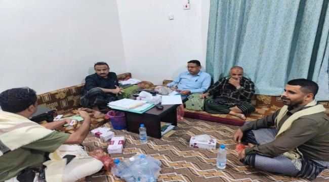 المحافظ بن الوزير يلتقي بقيادة فرع الهيئة العامة للبريد ويناقش آفاق تطوير وتحديث الخدمات البريدية في شبوة
