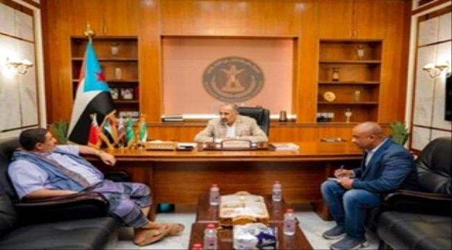 الرئيس الزُبيدي يلتقي القيادي في المقاومة الجنوبية بالعاصمة عدن أديب العيسي