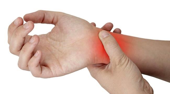 مرض نادر جداً.. ماذا تعرف عن متلازمة اليد الغريبة؟