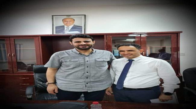 مسؤول في بنك حكومي بعدن يزور صنعاء مرتين بالسر
