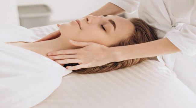 علاج تجاعيد الرقبة بالزيوت