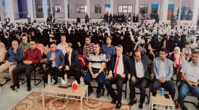 مجمع خديجة بالمنصورة يتألق في حفل تكريم طالباته المتفوقات