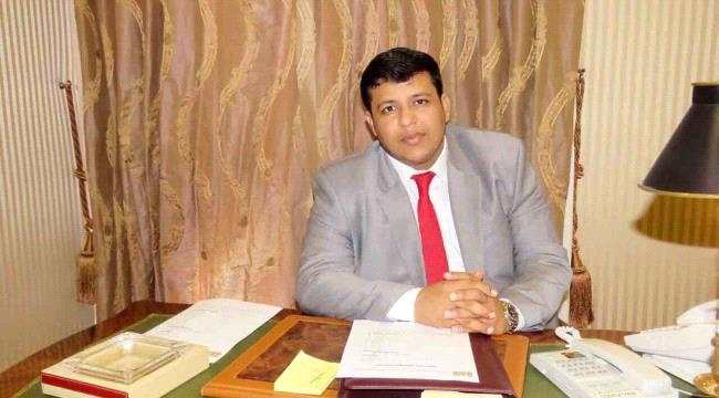 دون علم الأعضاء..العليمي يكلف شخصية إخوانية مشرفا على تعز