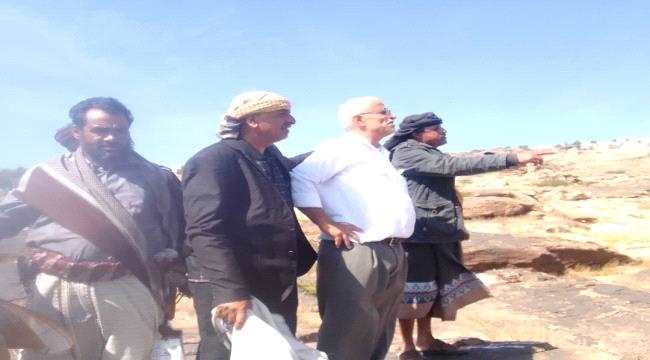 مدير الاشغال العامة والطرق ووكيل محافظة الضالع يزوران قرى جبل حرير الغربية 