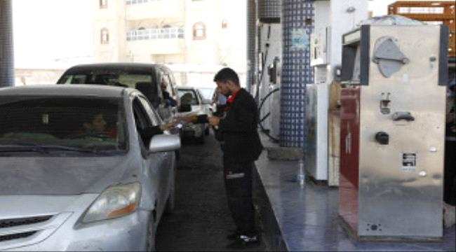 الحوثيون يفتعلون أزمة وقود والحكومة تحملهم مسؤوليتها