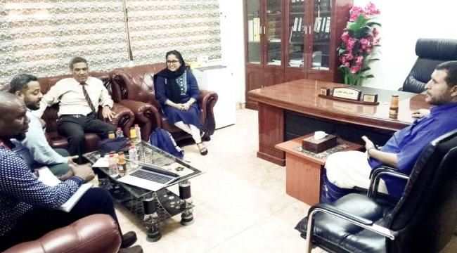د.باسليم يلتقي المدير القطري لمنظمة رعاية الاطفال بعدن
