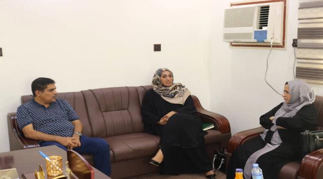 لجنة ودائرة المرأة بالجمعية والأمانة العامة تطلعان على سير عمل إدارة المرأة والطفل بتنفيذية انتقالي حضرموت
