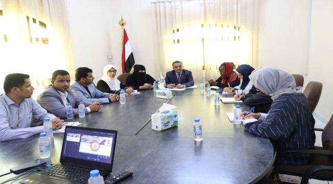 السعدي يبحث مع مكتب الخارجية والكومنولث والتنمية البريطانية (FCDO) أولويات النازحين في اليمن