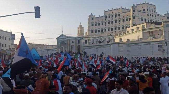 الانتقالي الجنوبي يؤكد دعمه ومساندته لمطالب ابناء حضرموت برحيل قوات المنطقة الاولى من اراضيهم