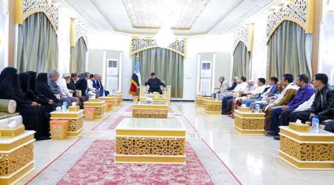 الرئيس القائد عيدروس الزُبيدي يعقد اجتماعا بكتلة أبين في الجمعية الوطنية وأعضاء الأمانة العامة من أبناء المحافظة