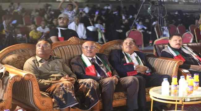 بحضور الكثيري والمحمدي..المكلا تشهد حفلاً خطابياً وفنياً بمناسبة ذكرى تحرير ساحل حضرموت
