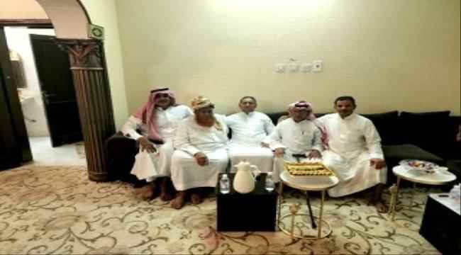 رئيس جمعية حالمين في عدن يقوم بزيارة لشخصيات اجتماعية  وخيرية من أبناء حالمين في مكة المكرمة