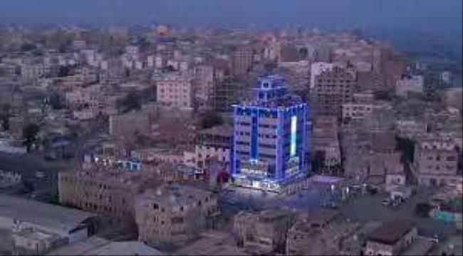 شاب يعمل مركز تجاري بعدن يطعن زميلته عدة طعنات