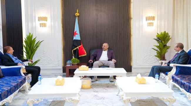 الرئيس الزُبيدي يؤكد دعمه لجهود مجلس القضاء الأعلى لتعزيز عمل المحاكم والنيابات