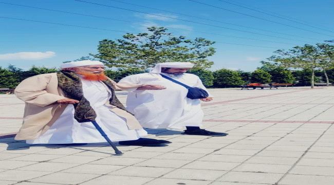 ظهور جديد للشيخ الزنداني في شوارع اسطنبول