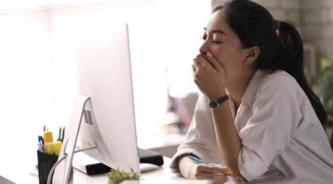 علامات تدل على أنك تتخذ من العمل ملجأ لتجنب مواجهة الواقع